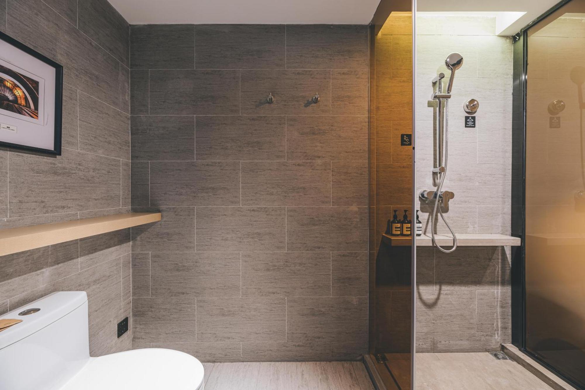 Atour S Xujiahui Tianyaoqiao Hotel 5*